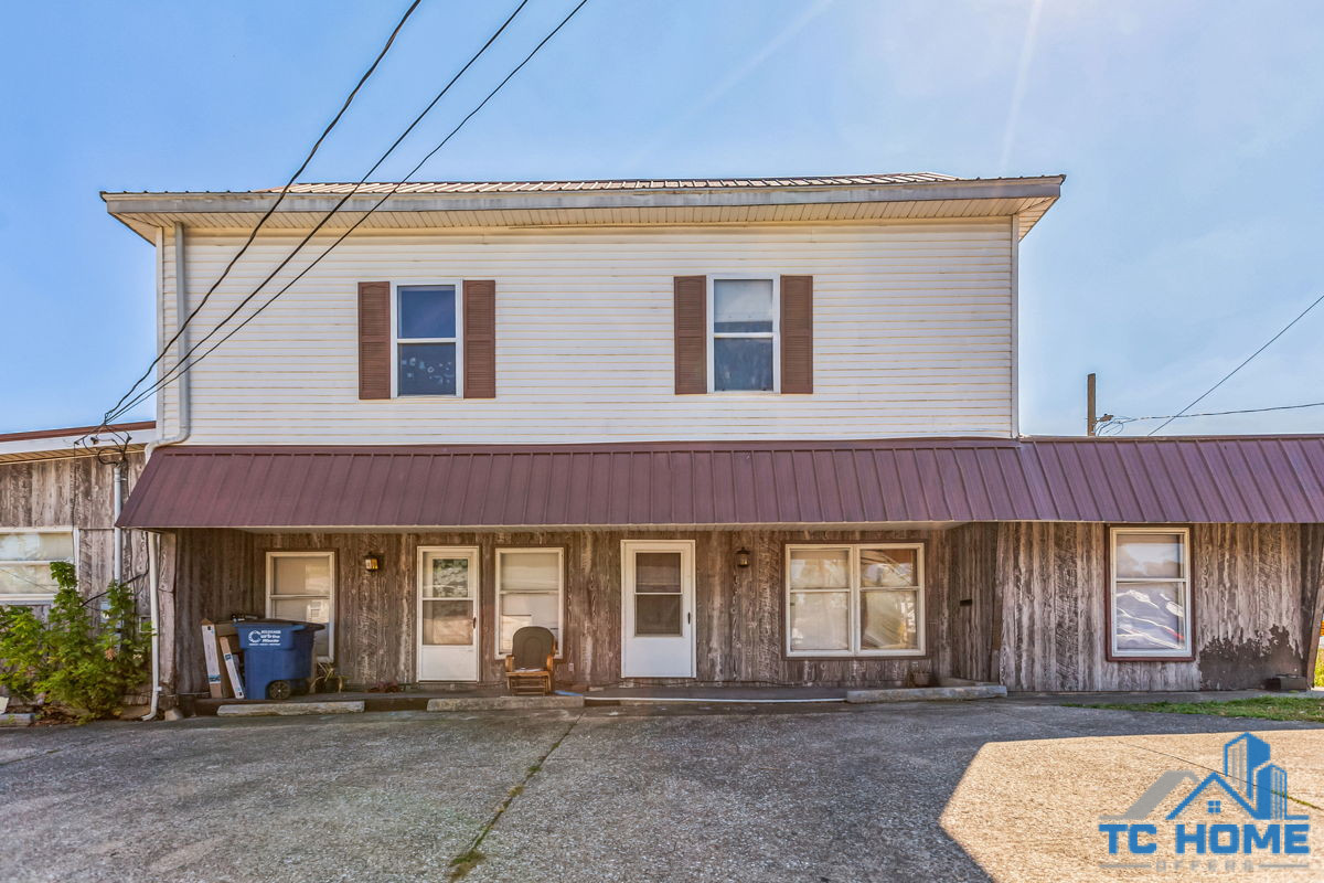 (Bedford,IN)🔥5 BEDROOM DUPLEX🔥NEW ROOF AND HVAC💰GREAT SHAPE RENT READY💰
