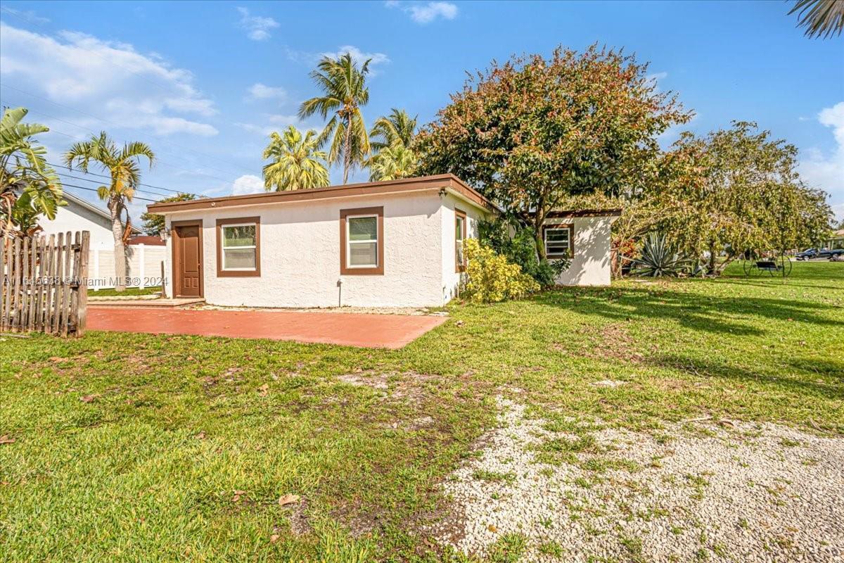 4421 SW 73RD TER. DAVIE, FL 33314