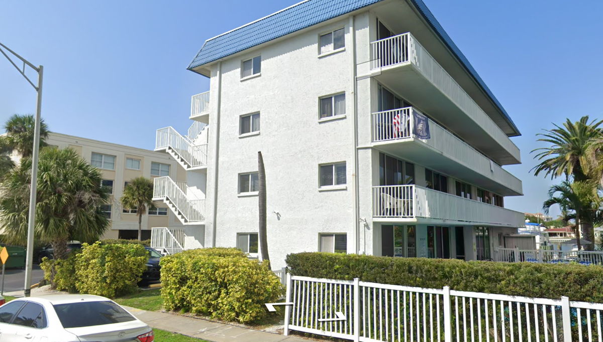 🏖️ Stunning Clearwater Condo: An Investment You Can't Miss! 💰✨