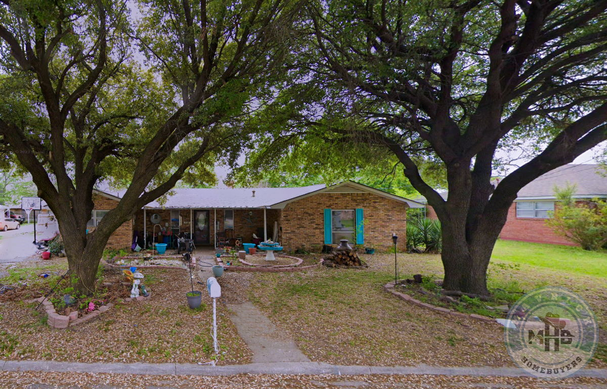 🏡Ideal Fix & Flip or Rental Investment in Thriving Pilot Point 🏡