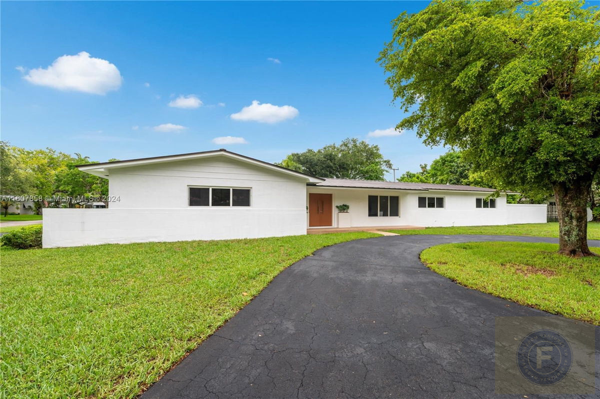 GREAT FIX AND FLIP OR BUY AND HOLD IN MIAMI FL 33156