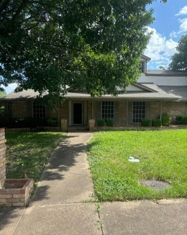Fix-and-Flip Gem in Dallas, TX - 4145 Drowsy Ln!