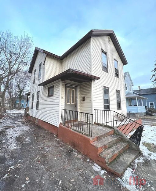 👀Tenant Occupied 🏘️ Cash Flow 💸 1hr to Buffalo💰 ROCHESTER💎