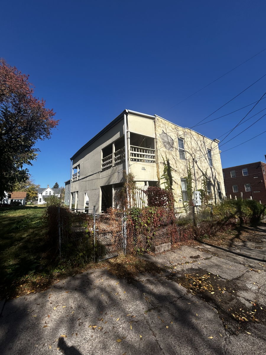 4 Plex Flixer - Davenport IA