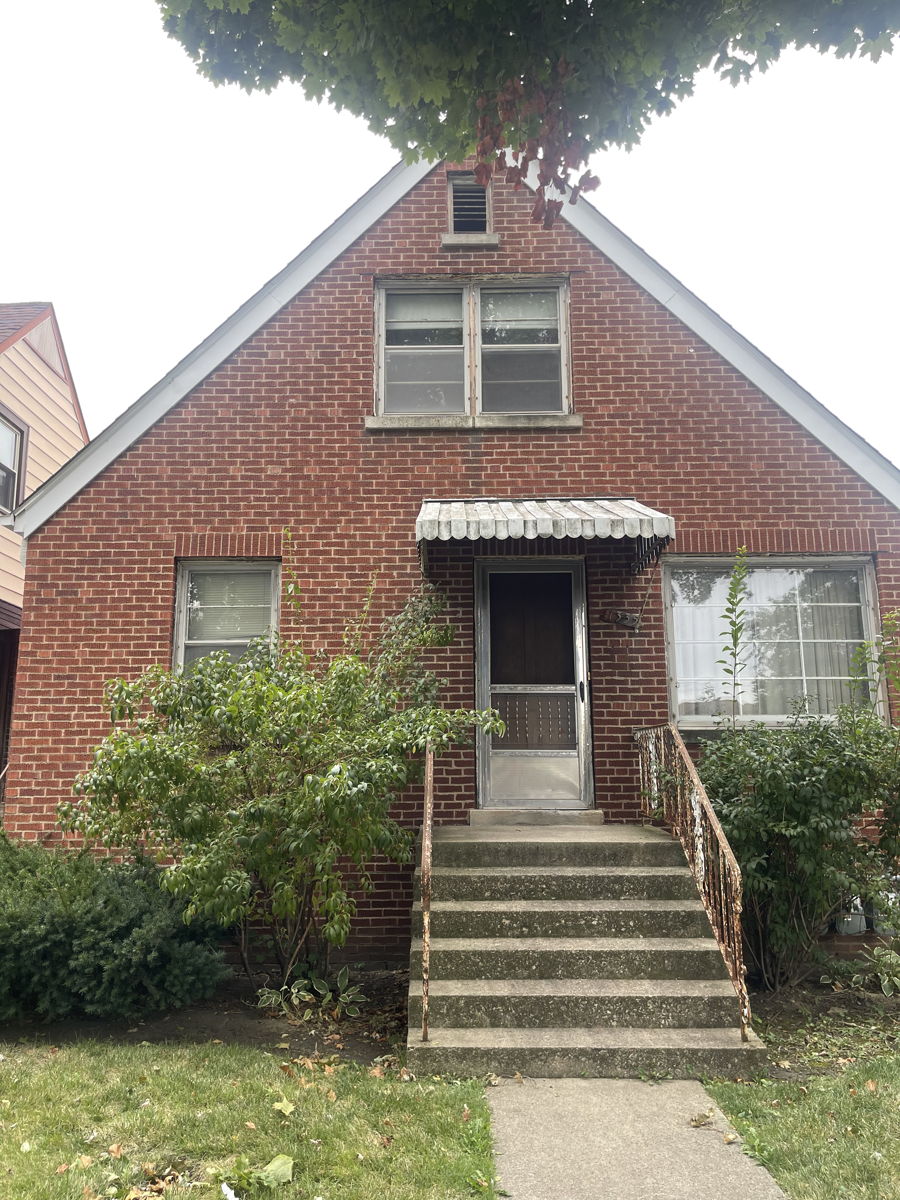 cash deal - brick mfh in Forest Park, IL 240,000