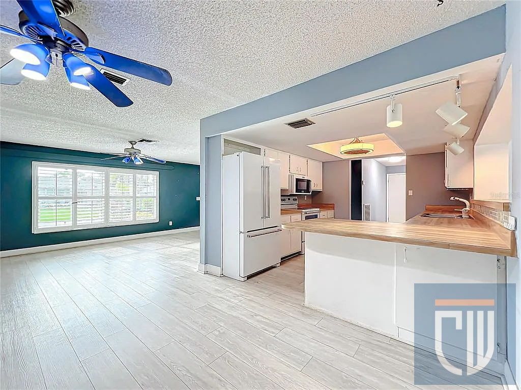 🏠 Hot Flip in Bradenton! 3/2 Pool Home, Buy $398K ARV $670K - Rent $2,350/mo
