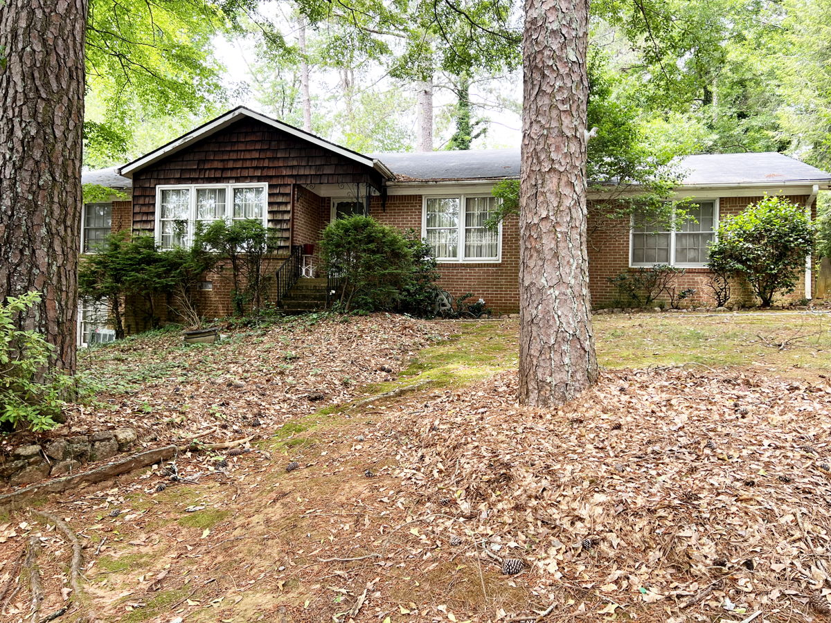 30083 – Spacious 3-Bed Single-Family with Attached Garage! 🚗🏡✨