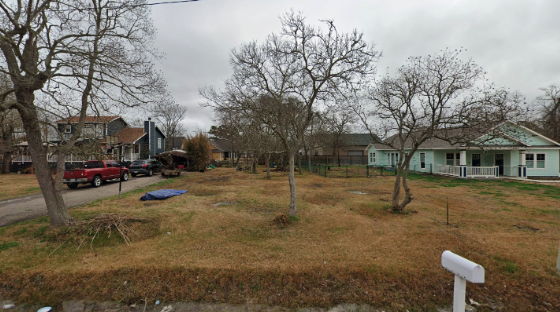 709 S Holmes St, La Porte, TX 77571