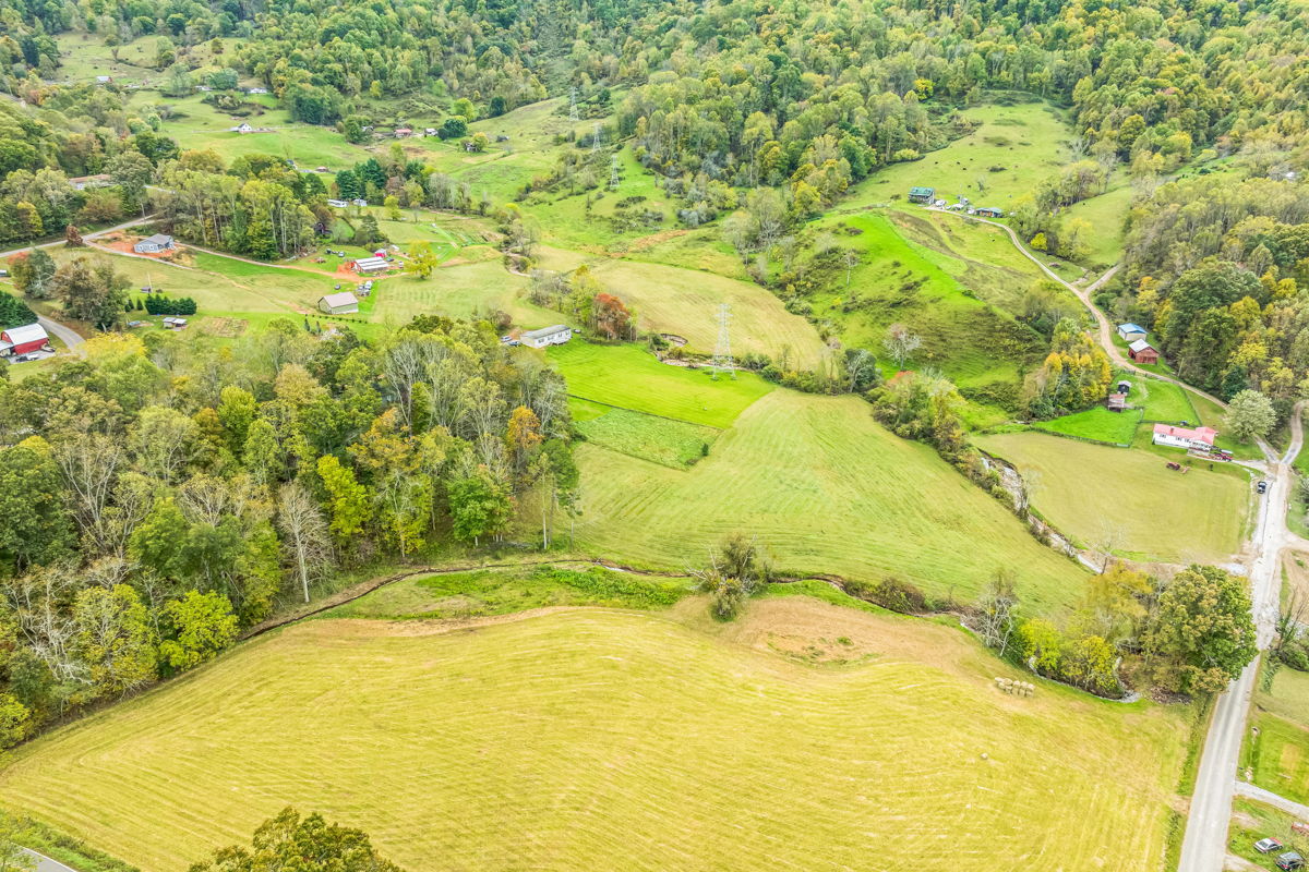 GEM - 👀🌟🏡 (Canton, NC) 6.08-Acre Vacant Land for Residential Development 🏡🌟👀