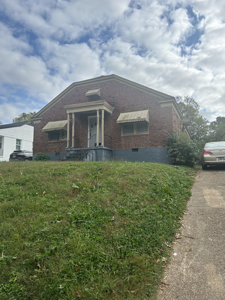 (Memphis, TN) Duplex producing close to 2k a month!