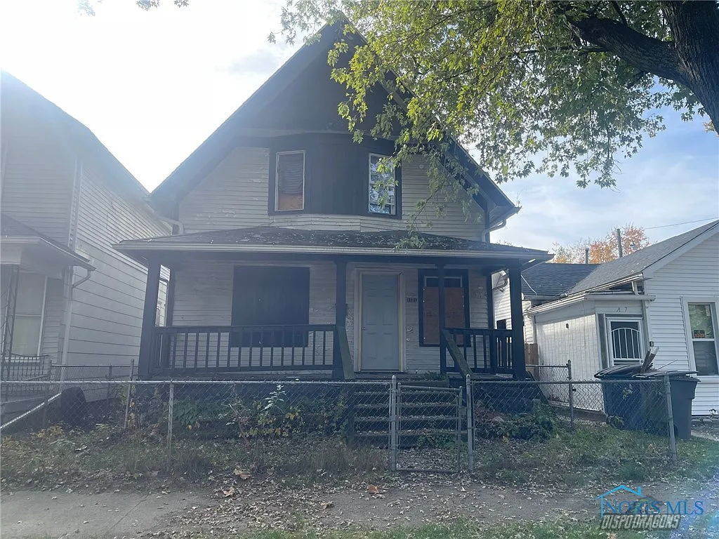 💥 Toledo Treasure: Transform This $20K Fixer-Upper into a $130K Gem! 🏚️➡️💎