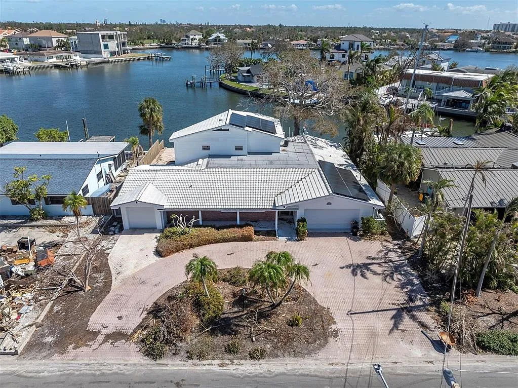 Beautiful Property On The Water