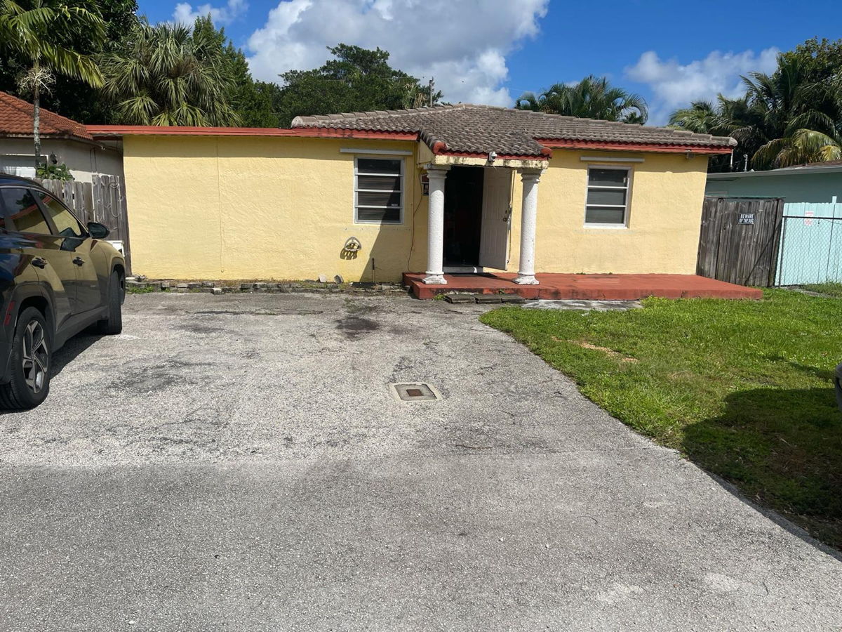 🔥Fort Lauderdale - 4/3 + 2/1 - Lucrative Flip/Rental - 300k+ Spread!🔥