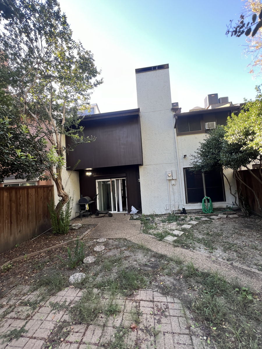 9133 Emberglow Ln Dallas, TX 75243