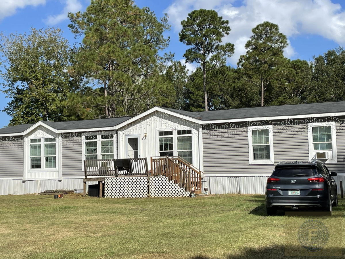 GREAT FIX AND FLIP OR BUY AND HOLD IN YULEE FL 32097
