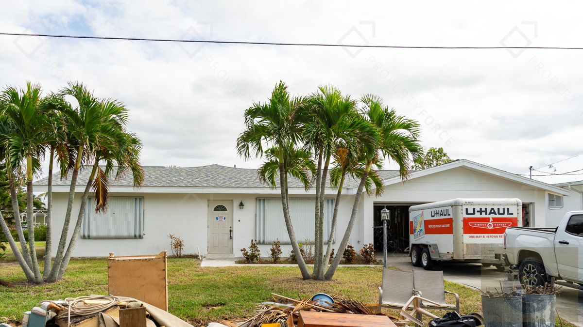 GREAT FIX AND FLIP OR BUY AND HOLD IN PUNTA GORDA FL 33950
