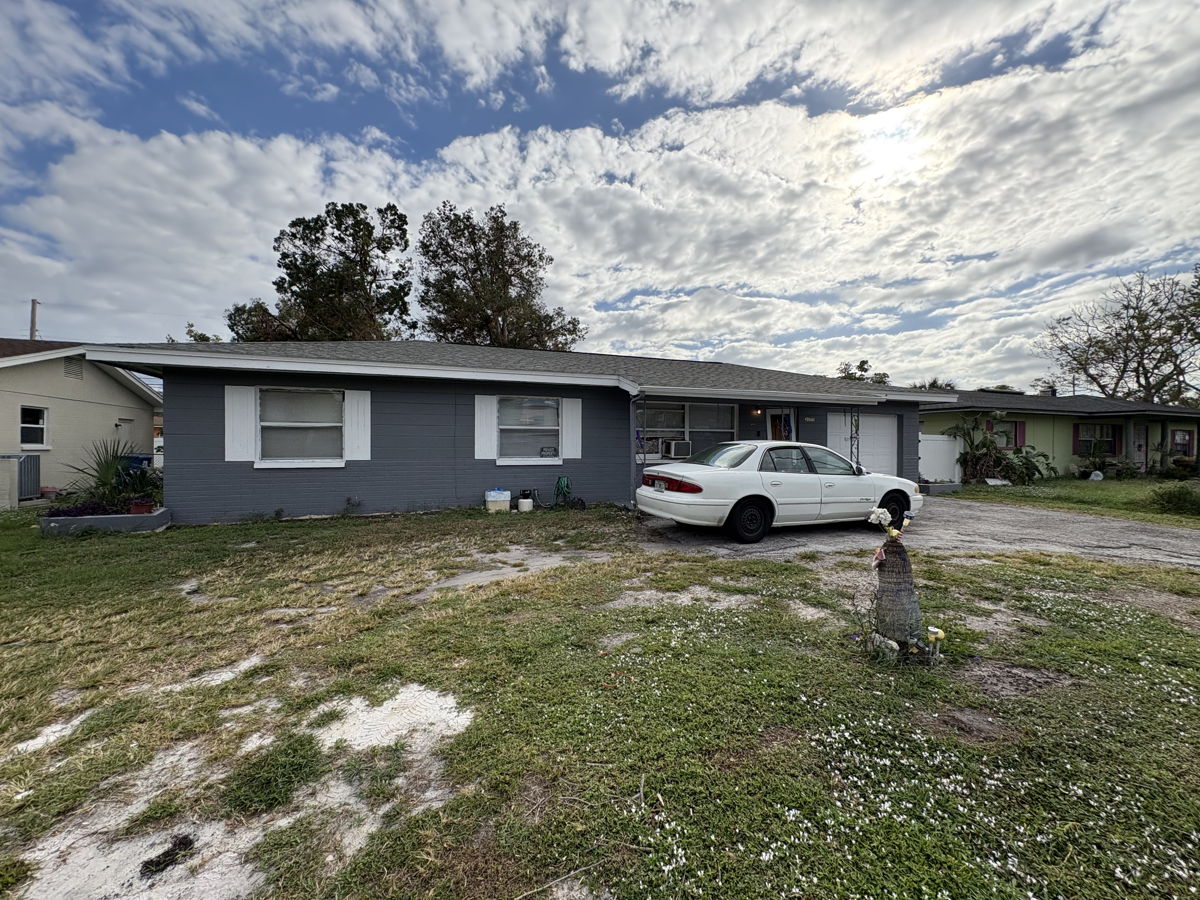 🔥💰3 / 1 St Pete Priced Right w/ New Roof💰🔥