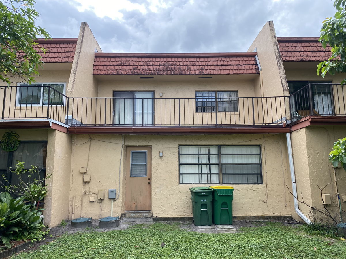 🌴 Spacious 4-Bedroom Condo in Tamarac, FL! 🌴