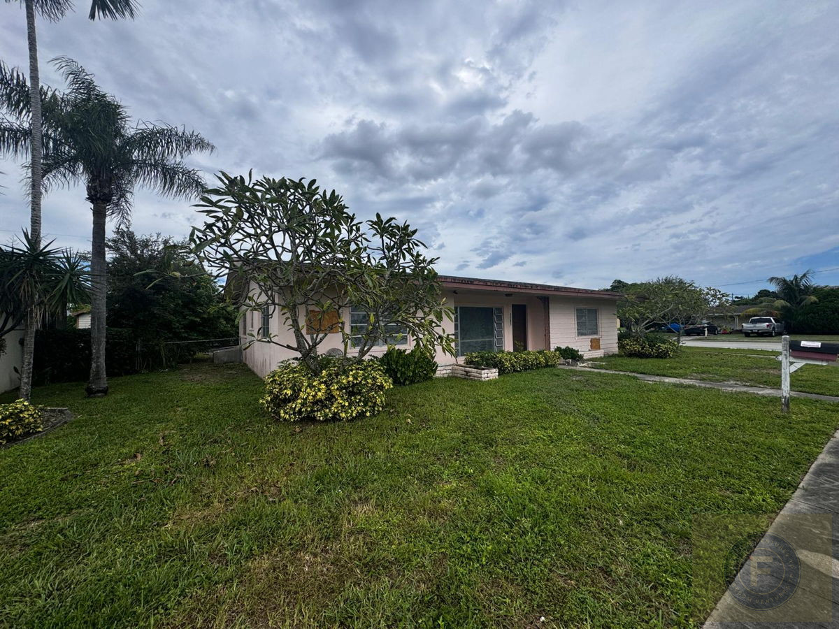 GREAT FIX AND FLIP OR BUY AND HOLD IN MIAMI FL 33179