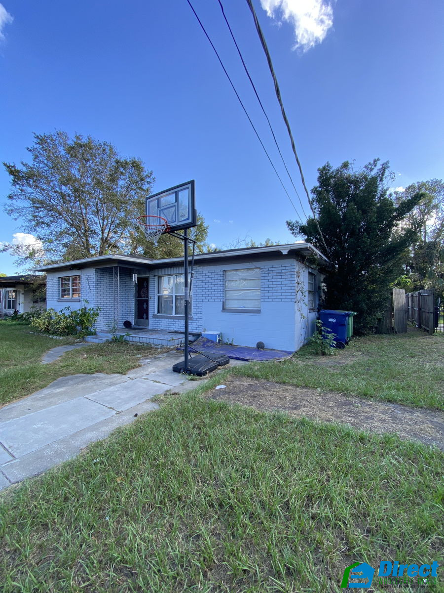 🚀 West Tampa Goldmine! Block Home Only $340k ~ Big ROI Potential 🏠