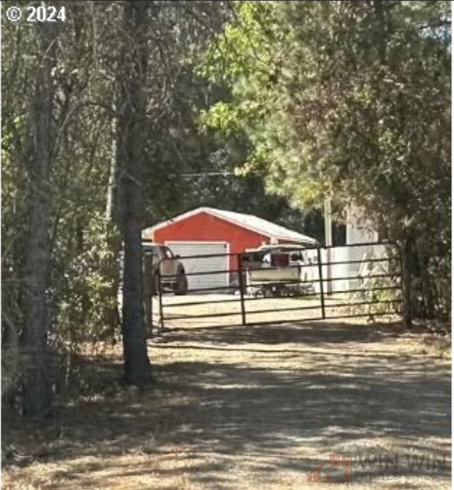 Investor’s Dream: 3-Bed, 2-Bath Manufactured Home on 3.15 Acres in Cave Junction, OR