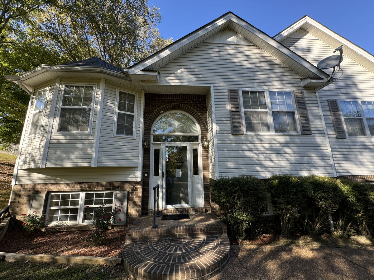 (🏔️ Spring Hill, TN)🚨Off-market 90's Build Flip Opportunity in Spring Hill!😱