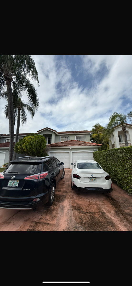 (🌴 Miami ,FL) 🚨 HOT DEAL 🚨 4 Bedroom 2.5 Bath