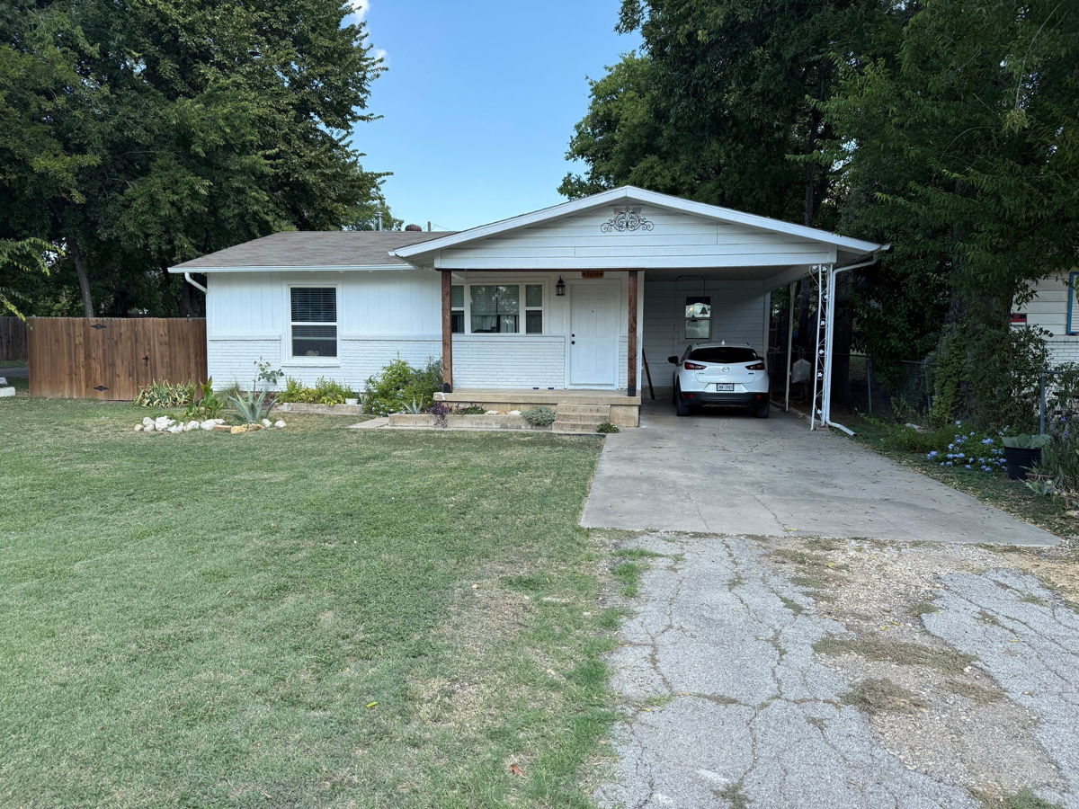 3/1/2 House in Fort Worth, TX 76114