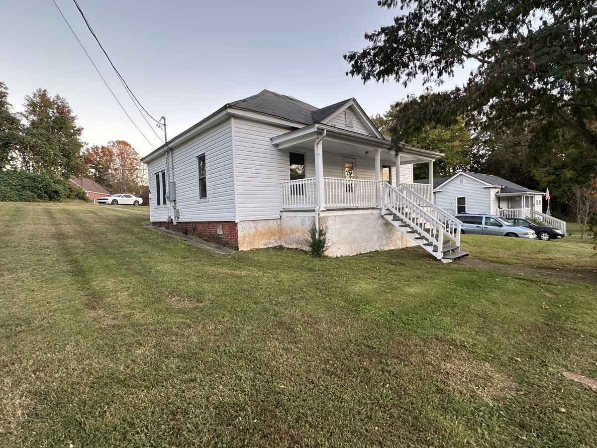 (Eden NC)  📈🔥Buy and HOLD 1.4k/Month! 🏡 3/1. Close to Danville VA