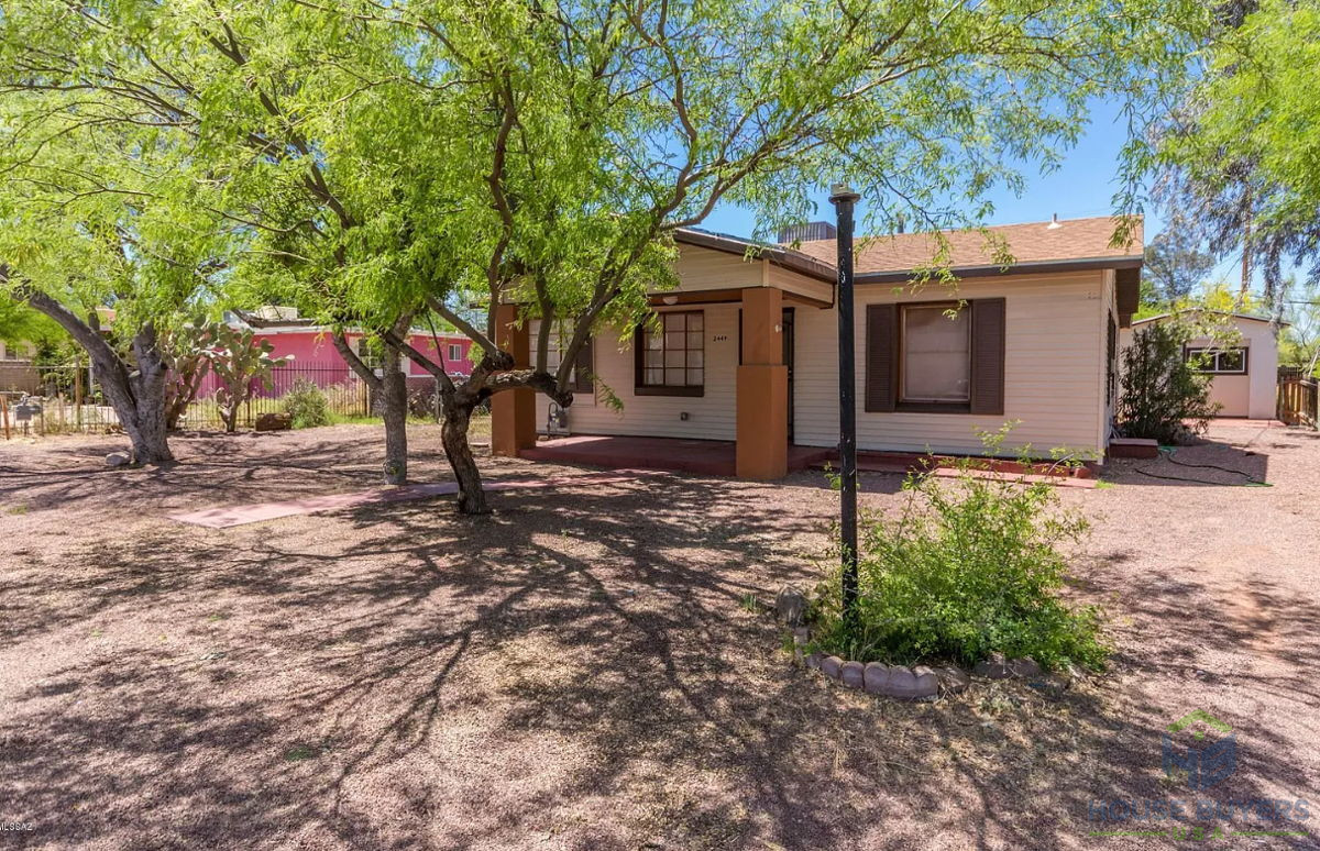 OFF MARKET TUCSON PROPERTY- WITH GUEST HOUSE IN BACK 🏘️