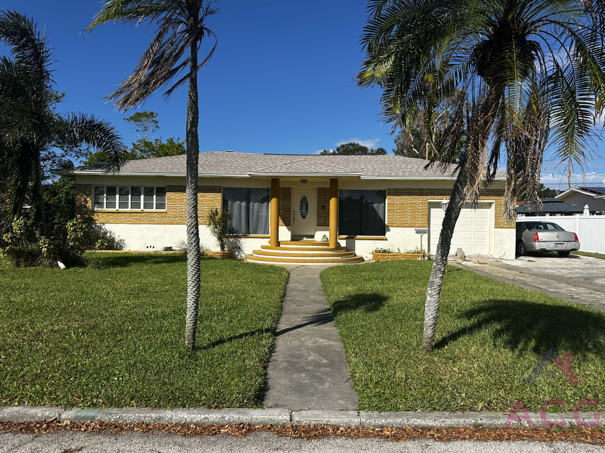 🔥🔥St Pete Golf Course & Lake Maggiore - Prime Location!!🔥🔥