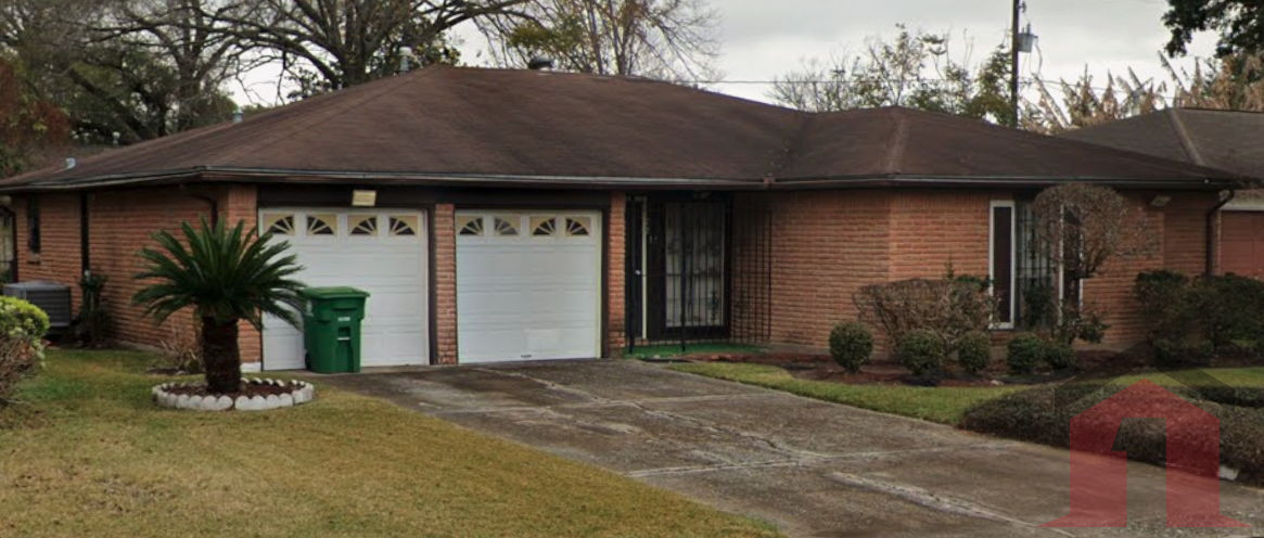 Off Market Flip/Rental in the Hobby Area! Asking $155K, ARV $265K+