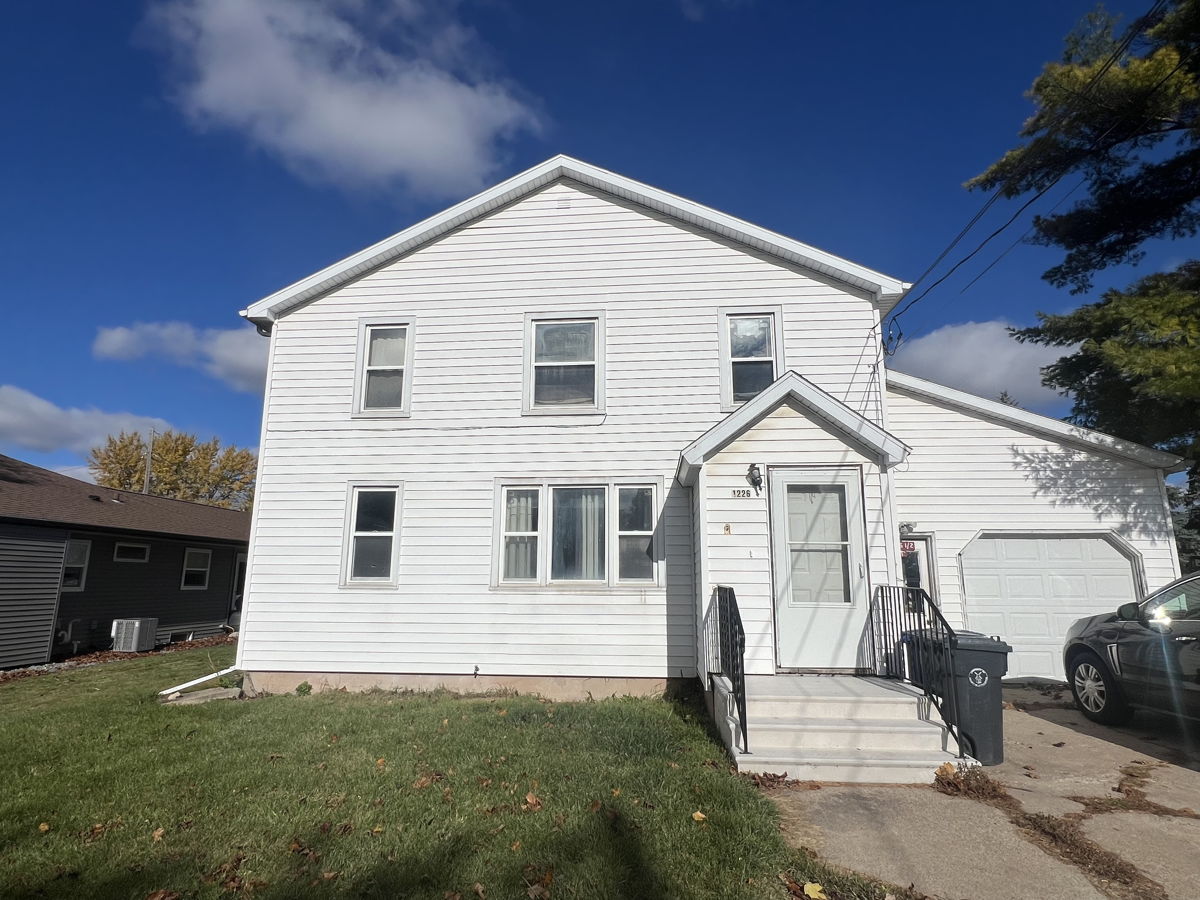 Off Market Duplex - Little Chute - Details Below⬇️
