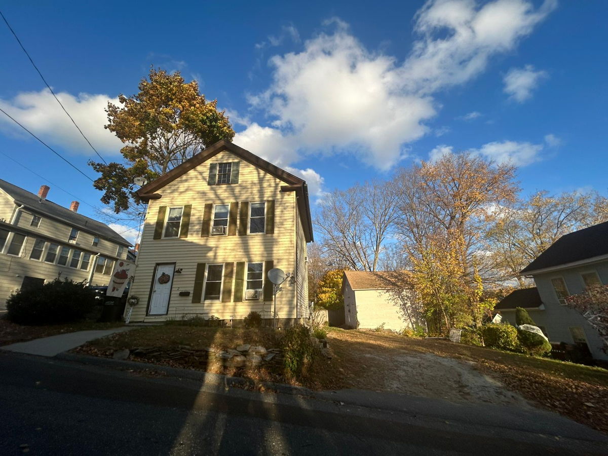 GREAT FLIP OPPORTUNITY IN STAFFORD SPRINGS $285K ARV ONLY ASKING $155K!!