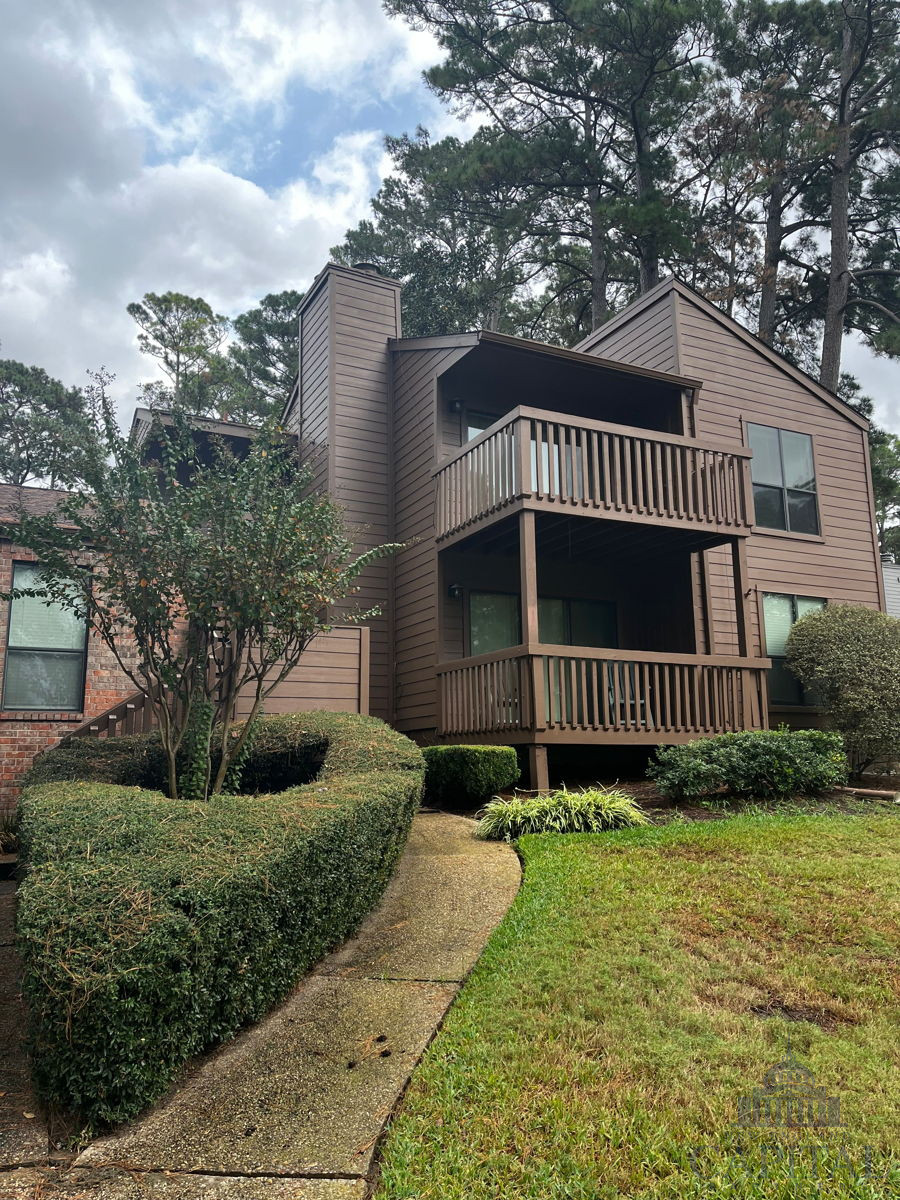 🏡⭐Unique opportunity to own this condo on the water in Willis, TX! 🌊✨