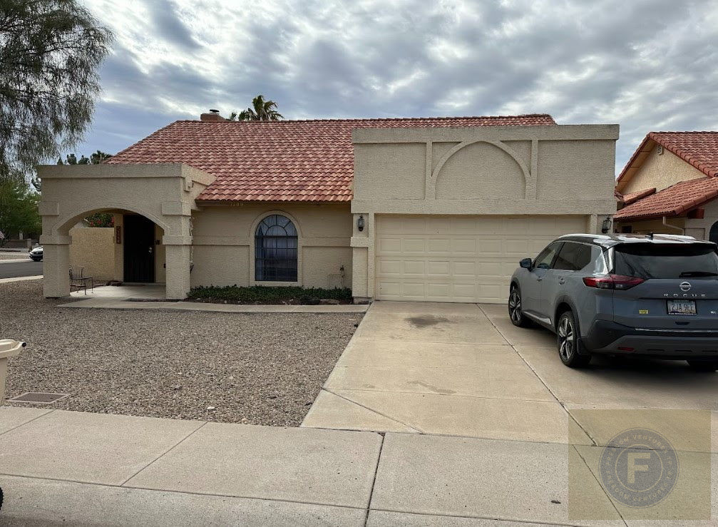 GREAT FIX AND FLIP OR BUY AND HOLD IN GLENDALE AZ 85308