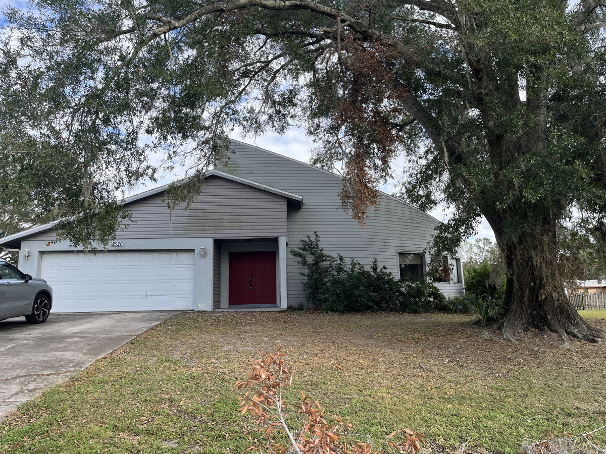 FIX AND FLIP Zephyrhills FL!! Vacant block home