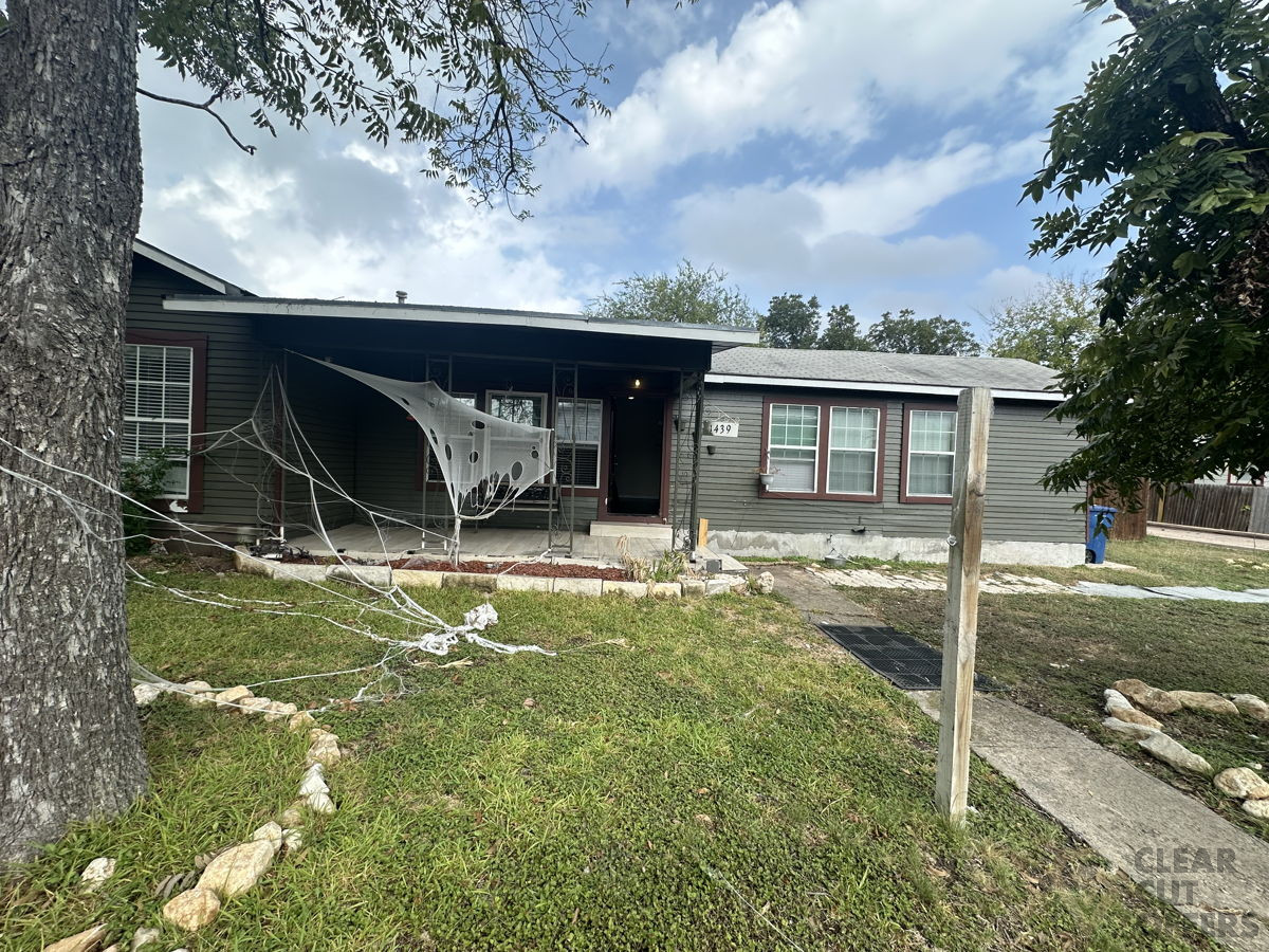 QUICK IN AND OUT FIX AND FLIP ON OVERSIZED CORNER LOT IN SAN ANTONIO