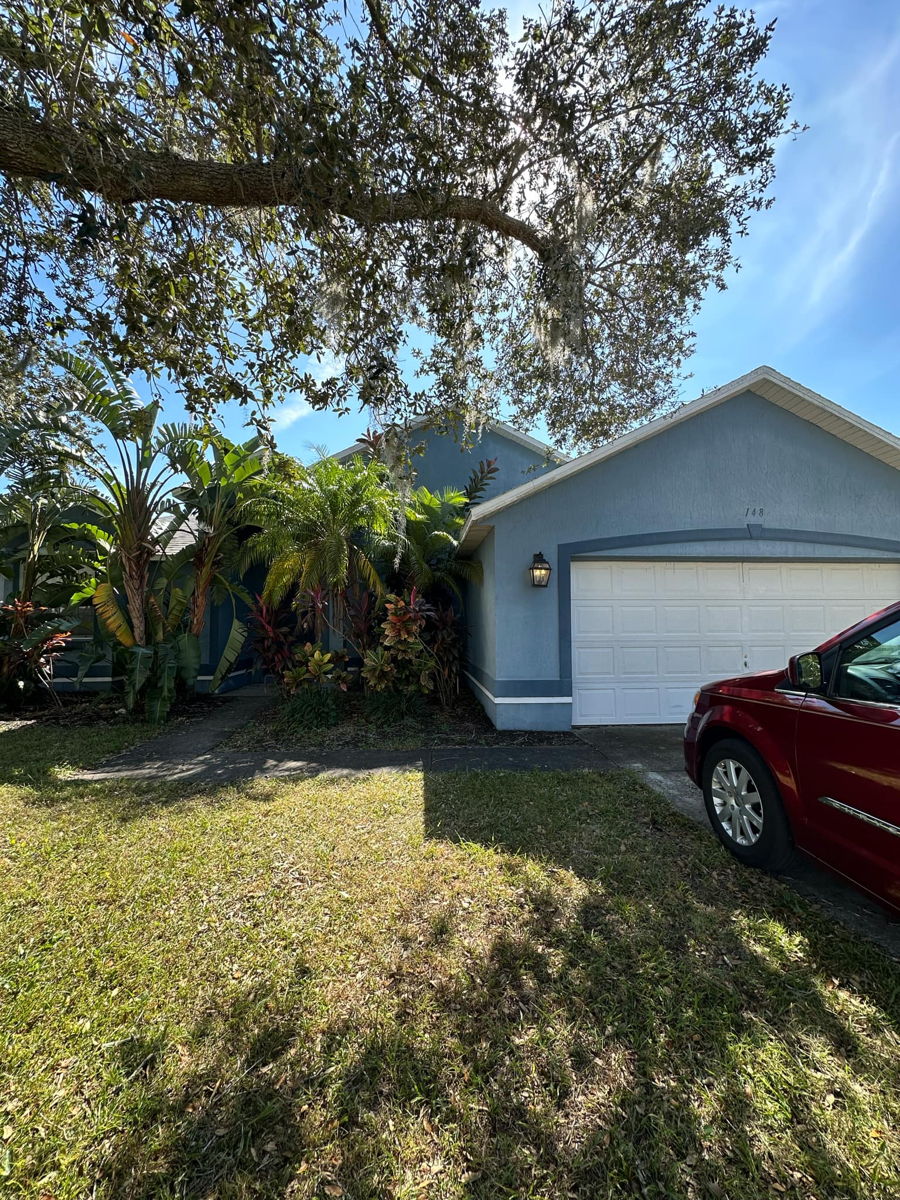🏡 Spacious Pool Home Investment Opportunity in Davenport, FL! 🌞