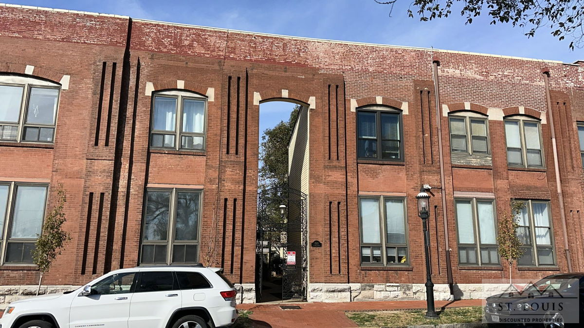 ⭐ 1523 S 10th St APT 212, St. Louis, MO 63104