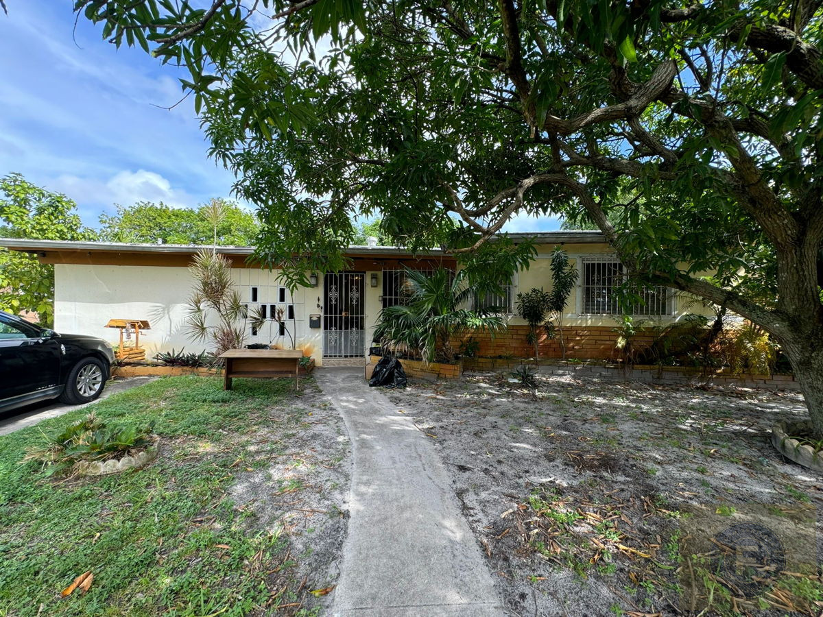 GREAT FIX AND FLIP OR BUY AND HOLD IN NORTH MIAMI FL 33168