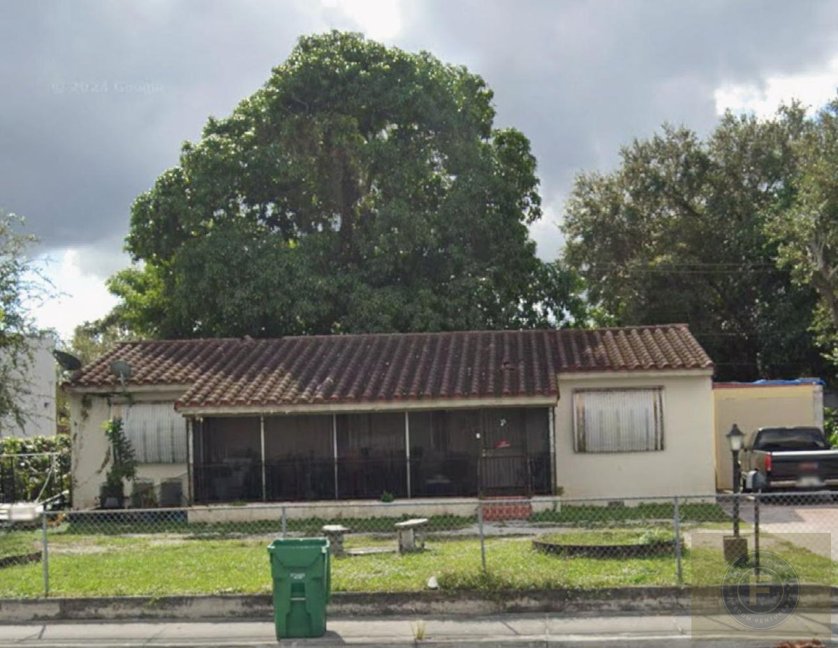 GREAT FIX AND FLIP OR BUY AND HOLD IN MIAMI FL 33147