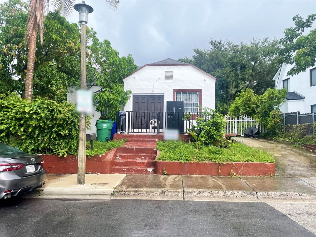 33137 – Miami Alta Vista Gem! 🌆 Prime Fix & Flip Opportunity Near Design District! 🔥