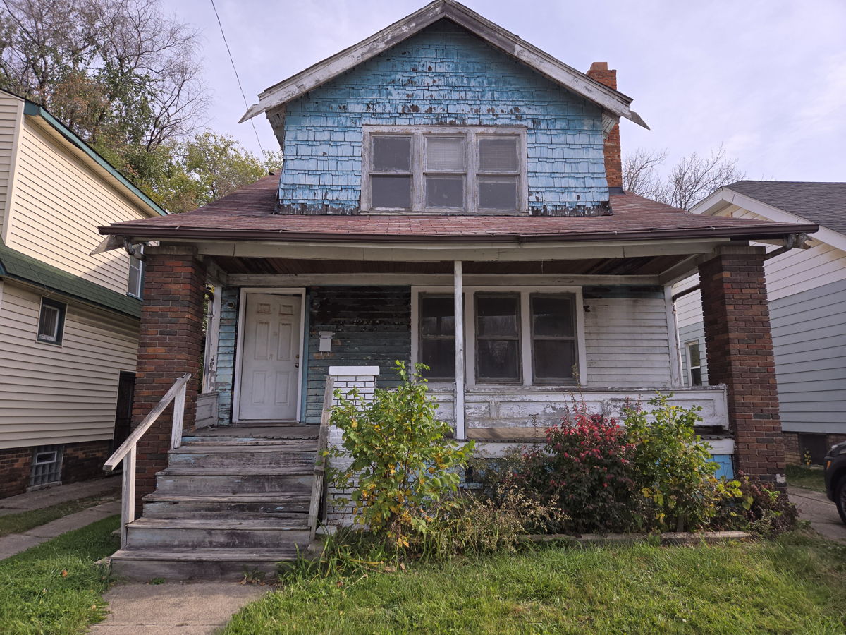 🏡🌟 Detroit 2-Family Flat with Dual Income Potential – Great ROI! 🌟🏡