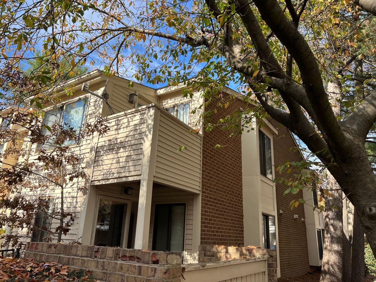 Montgomery Village, Gaithersburg, 2 Level Condo (NOT IN MLS) - For Investors Only