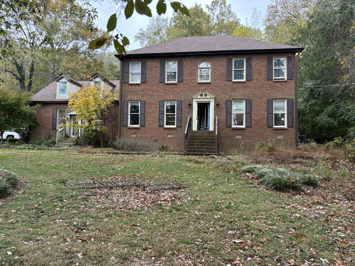 🏡 Beautiful Home on 1+ Acre Lot! | Nashville, TN | Investment Opportunity Waiting 🏡