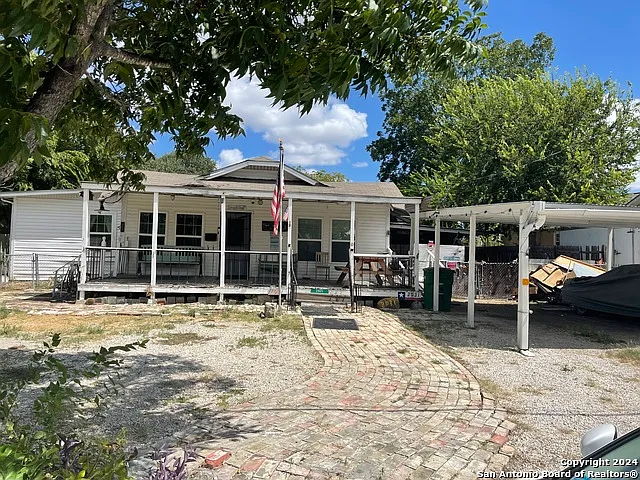 95K 3 Bedroom 3 Bathroom Located near South town San Antonio Light Rehab