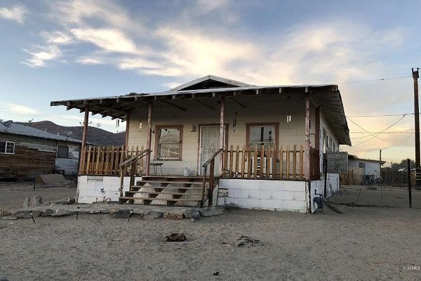 2 Bed 1 Bath Fix and Flip!!