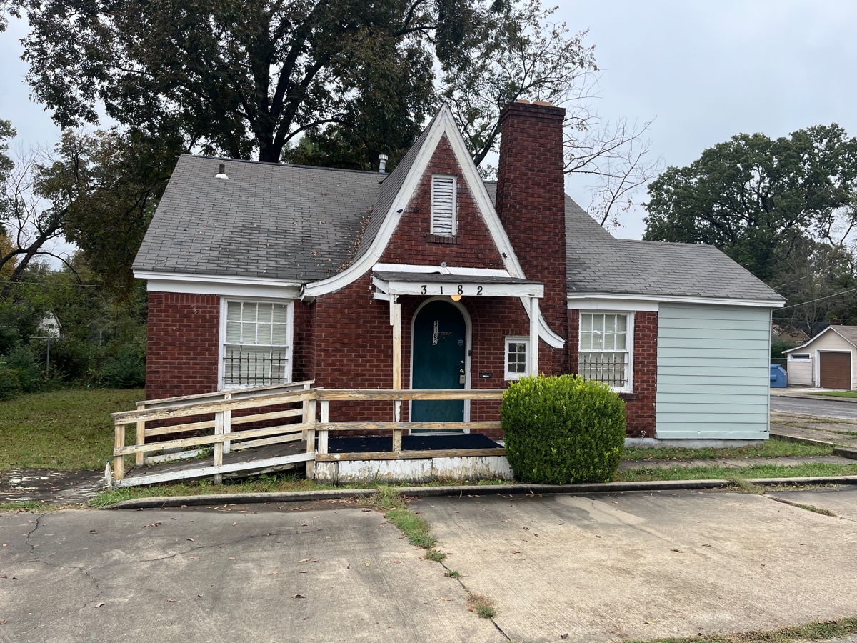 Residential or Office Property near University of Memphis
