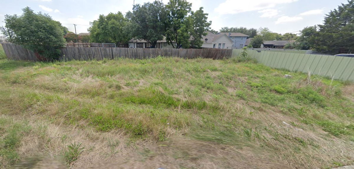 Prime Lot Opportunity at Clovis Ave, Dallas, TX – Build Your Vision!